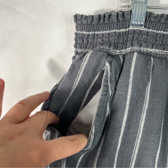 Universal Thread Gray & Beige Linen Blend high Smocked Waist Casual Shorts Large - Picture 2 of 5